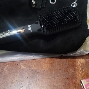 Lange Sleek Black & Silver Hair Styling Brush.